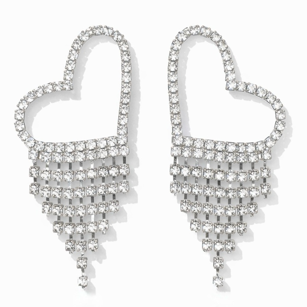 ⚜️ Elegant Silver Heart Dangle Earrings